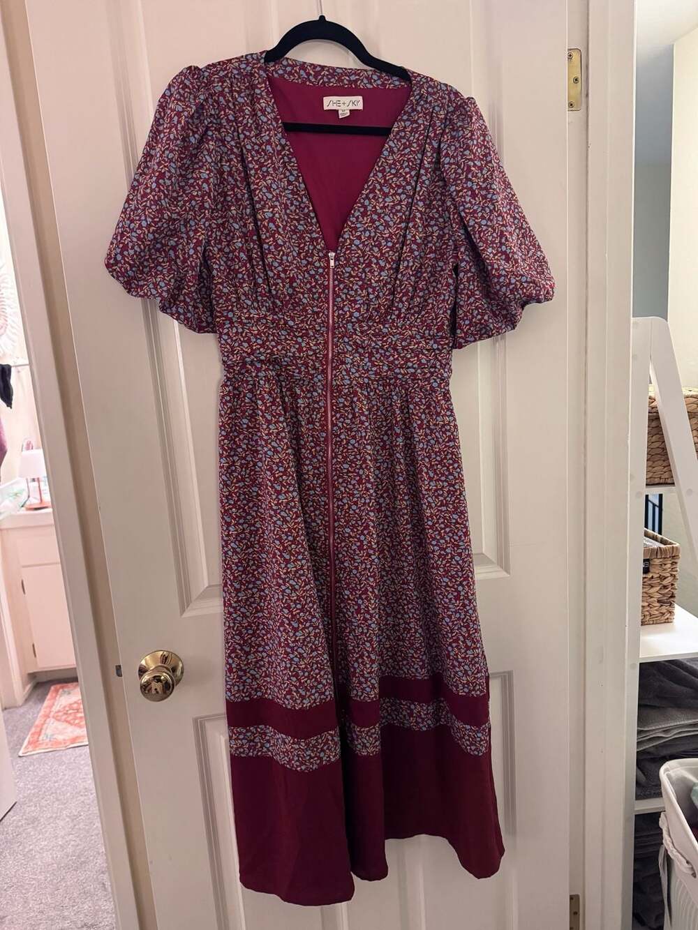 She + Sky Midi Dress Size M Burgundy Floral Puff Sleeve Zip
